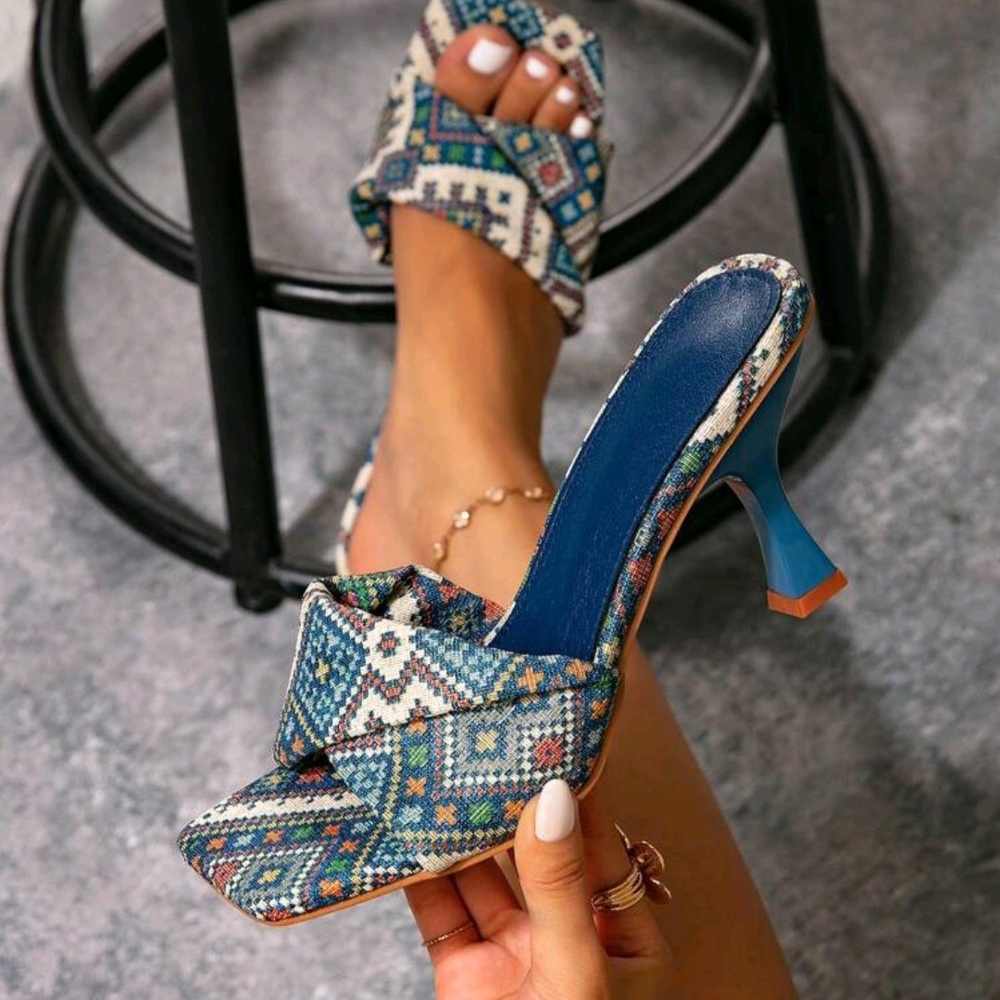 Stylish Blue Patterned Women's Heels